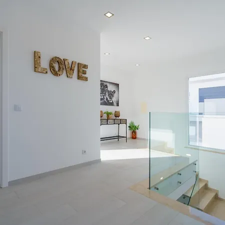 And Friends With Ocean View Villa Lourinhã