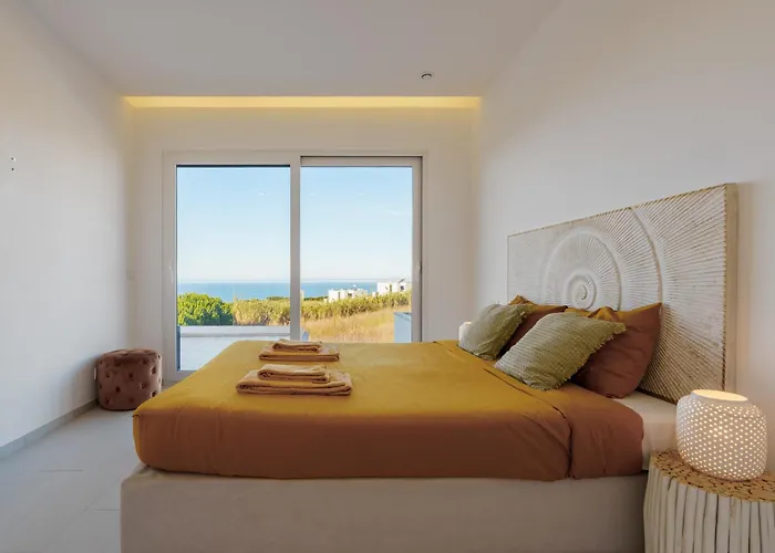 And Friends With Ocean View Willa *