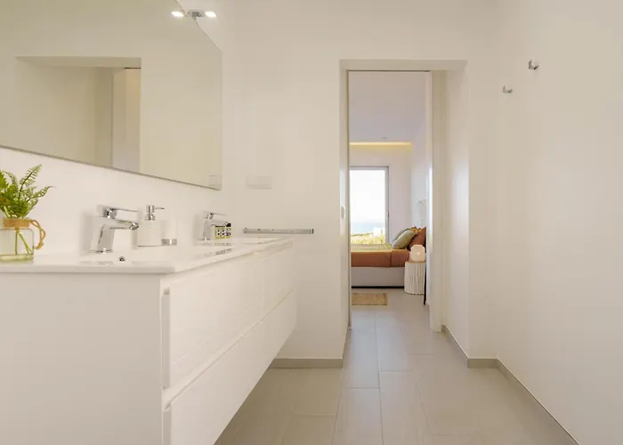 And Friends With Ocean View Willa Lourinhã