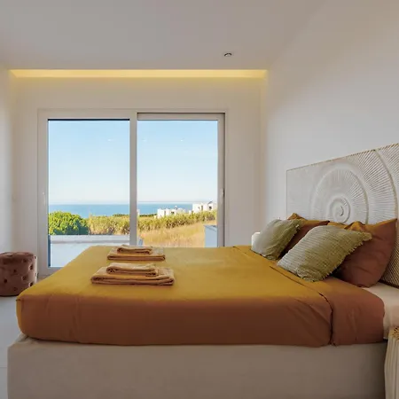 And Friends With Ocean View Villa *