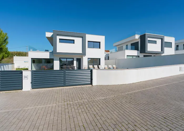 And Friends With Ocean View Vila Lourinhã