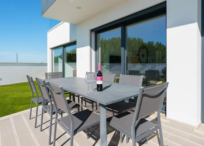 And Friends With Ocean View * 로리냐