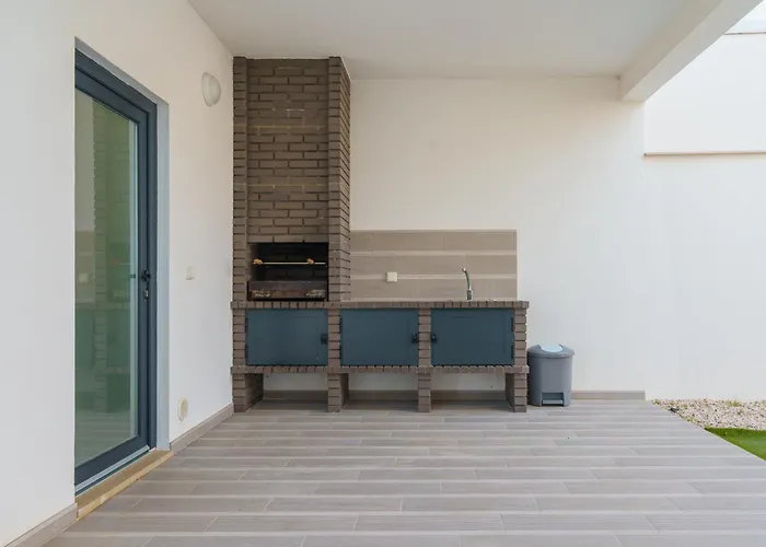 And Friends With Ocean View 빌라